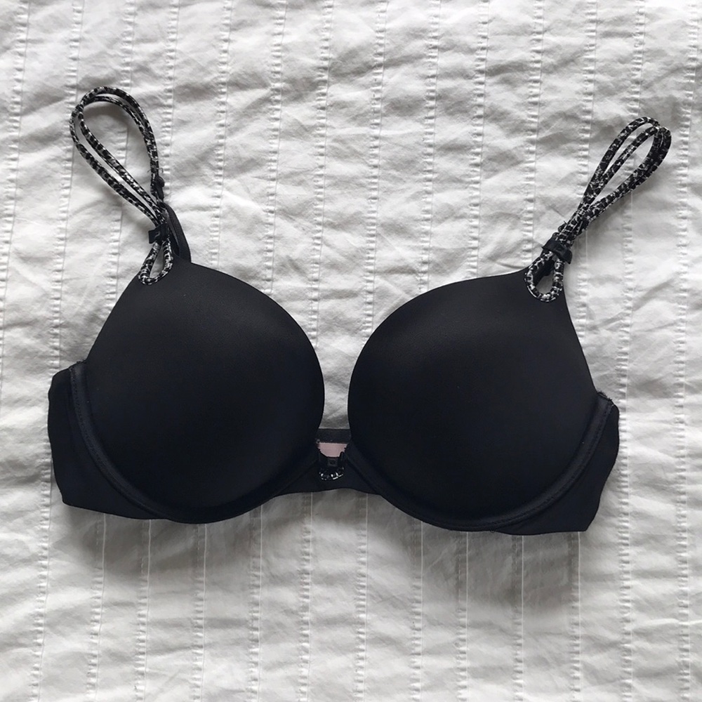 Black 32C Victoria’s Secret Bra w/ leopard straps